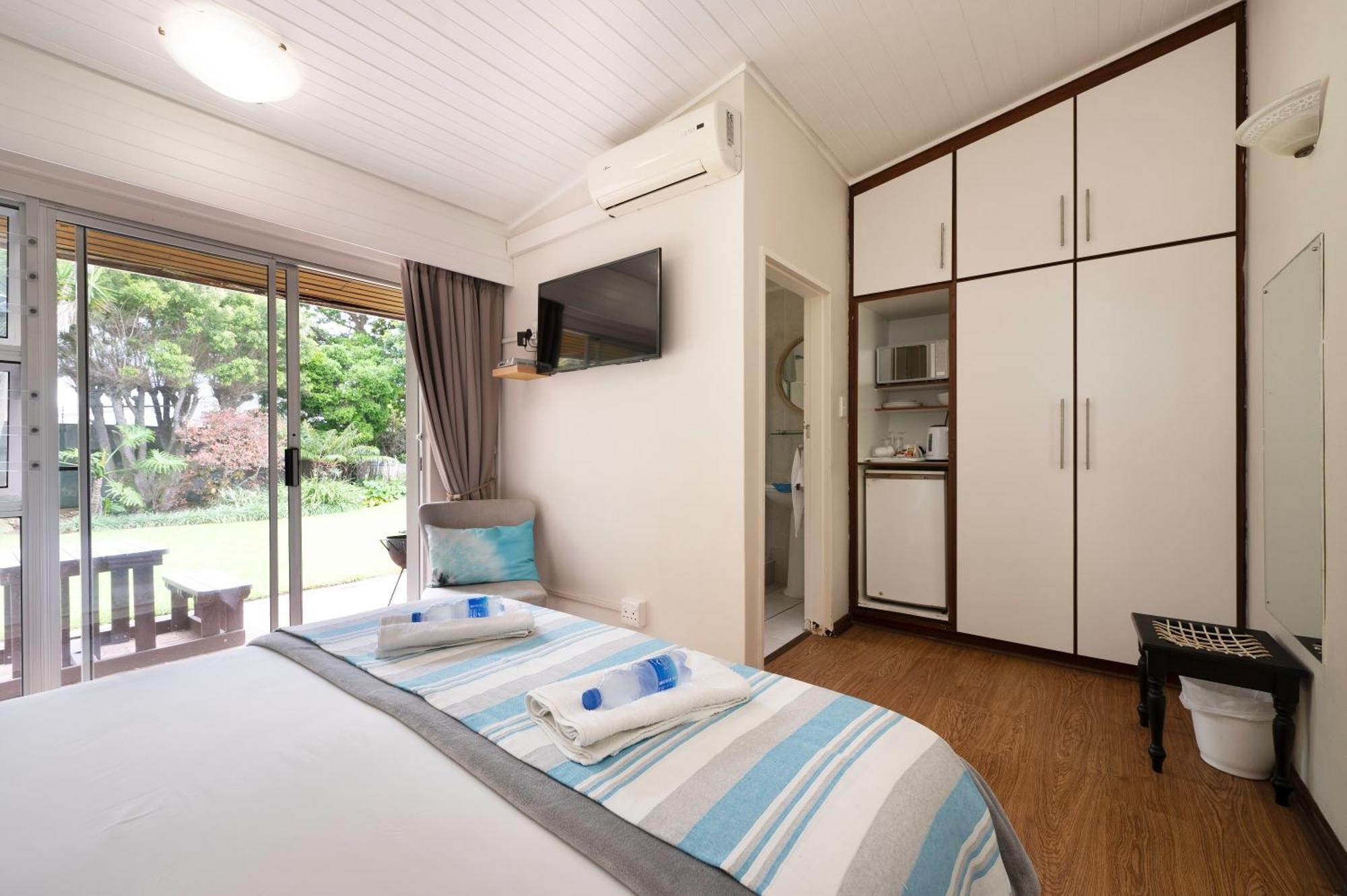 Admirals Lodge Guest House And Brightways Self Catering Apartments ポート・エリザベス エクステリア 写真