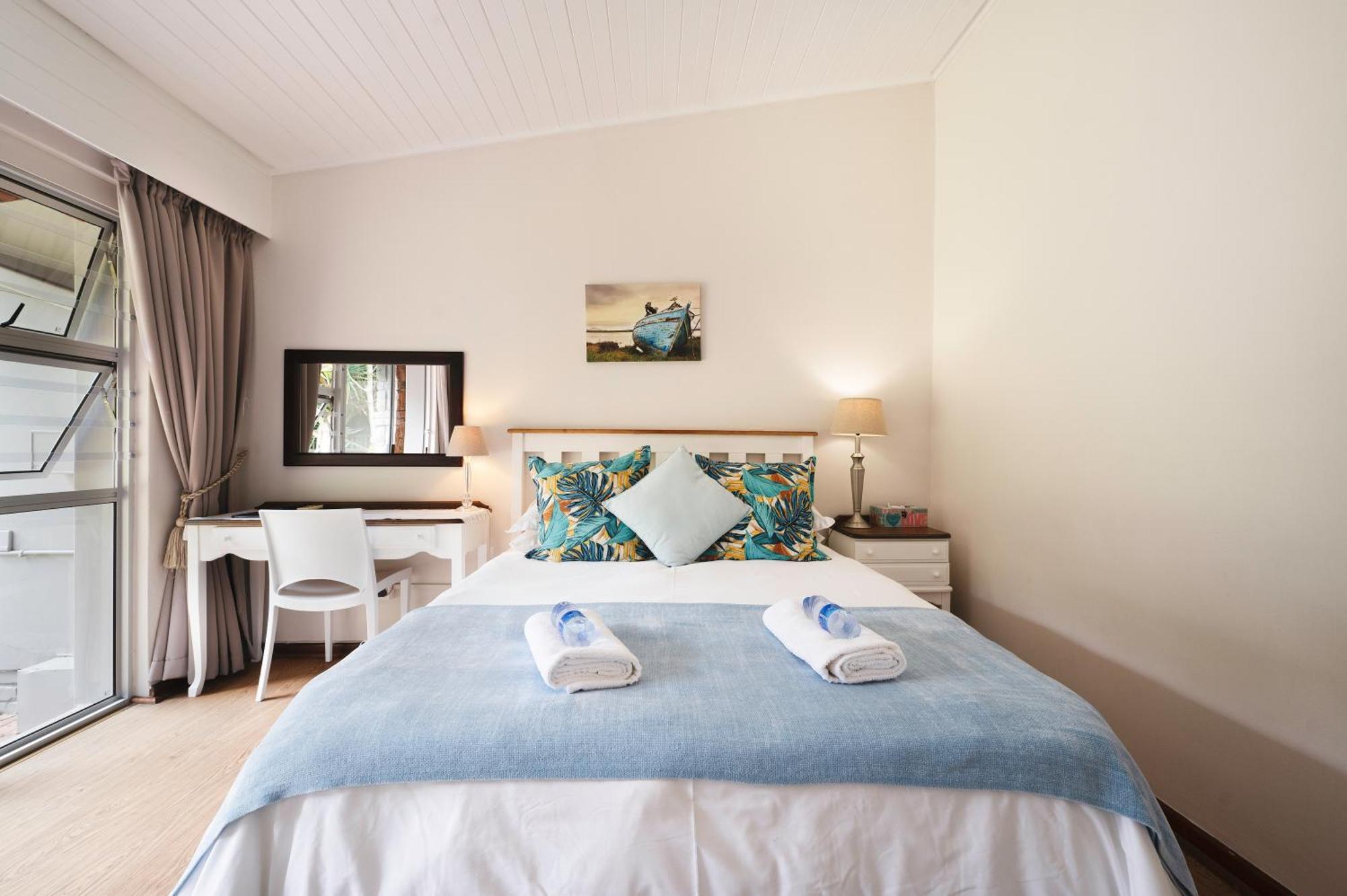 Admirals Lodge Guest House And Brightways Self Catering Apartments ポート・エリザベス エクステリア 写真