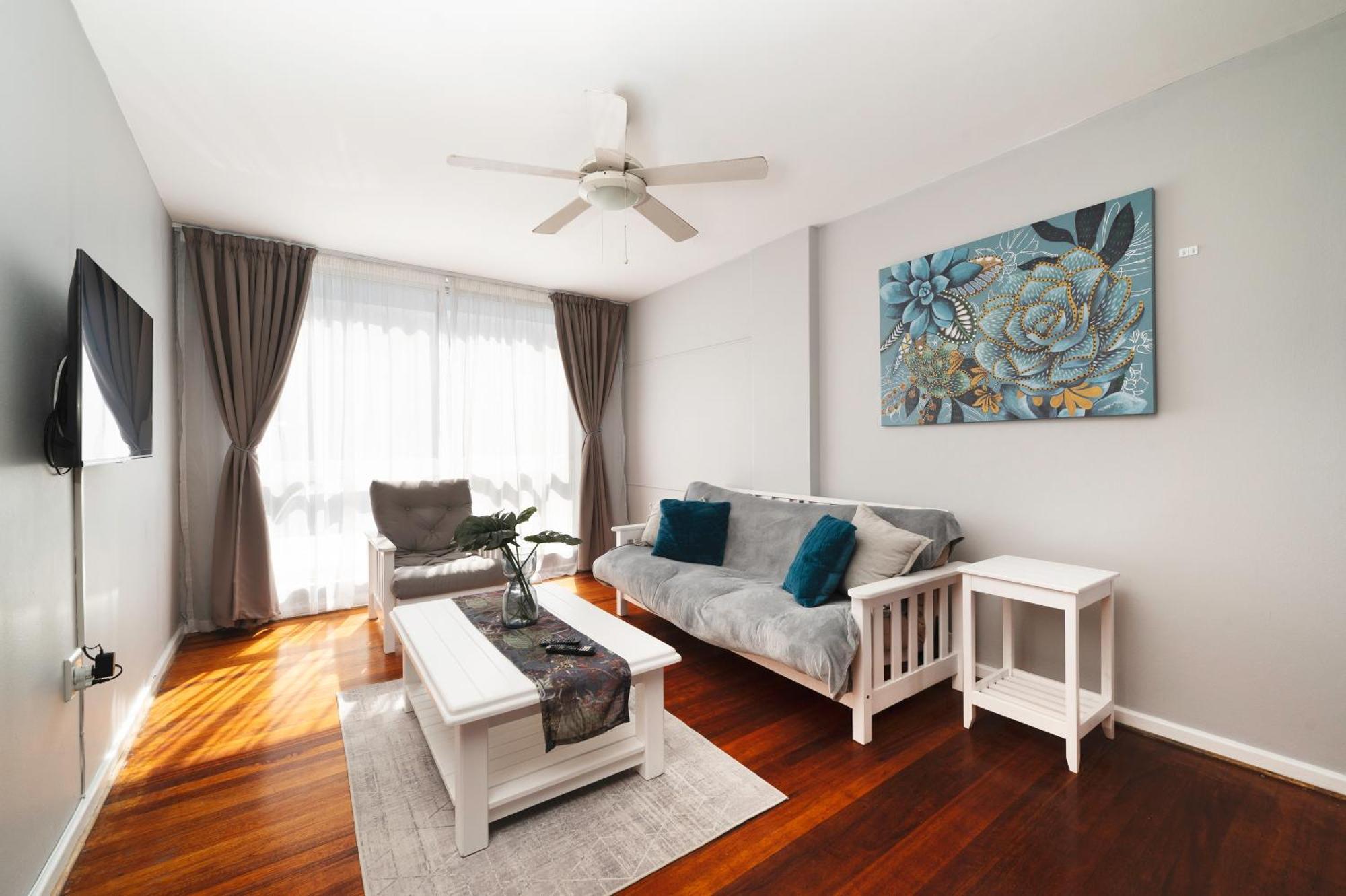 Admirals Lodge Guest House And Brightways Self Catering Apartments ポート・エリザベス エクステリア 写真