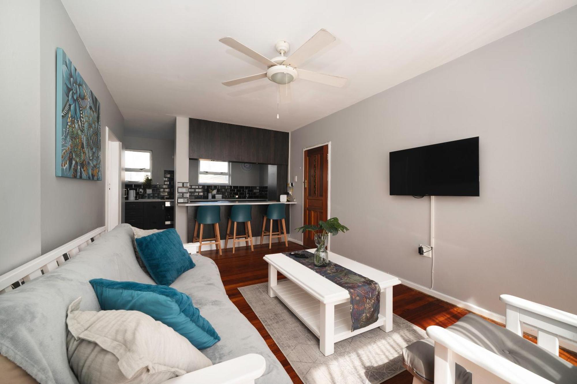 Admirals Lodge Guest House And Brightways Self Catering Apartments ポート・エリザベス エクステリア 写真