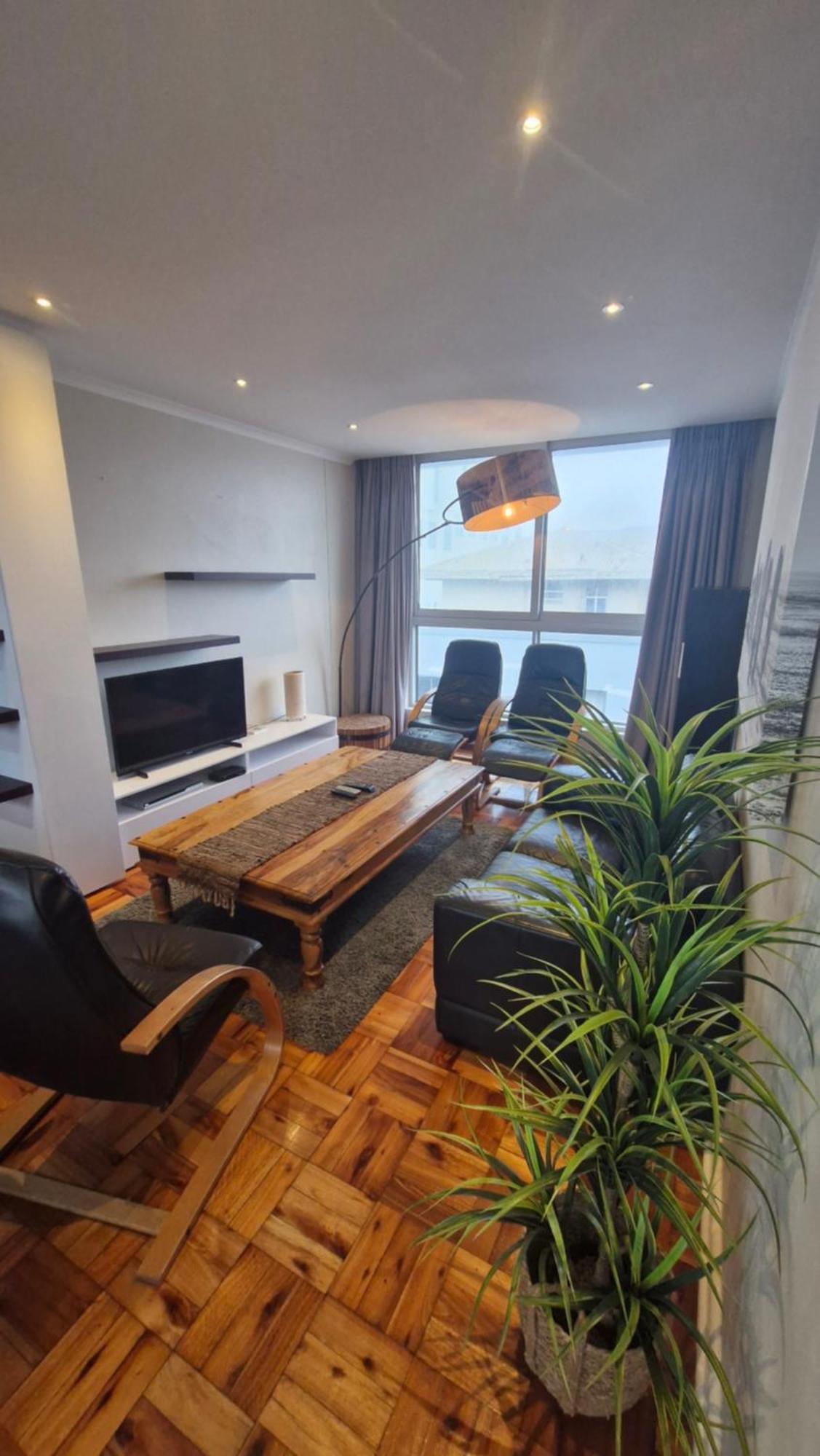Admirals Lodge Guest House And Brightways Self Catering Apartments ポート・エリザベス エクステリア 写真