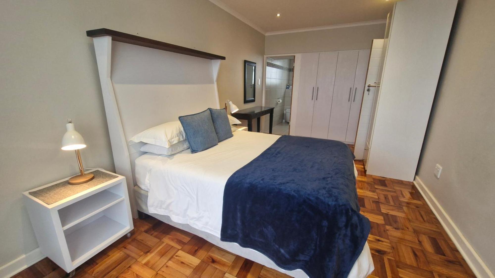 Admirals Lodge Guest House And Brightways Self Catering Apartments ポート・エリザベス エクステリア 写真