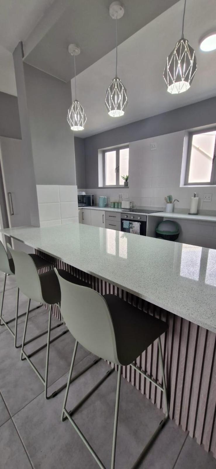 Admirals Lodge Guest House And Brightways Self Catering Apartments ポート・エリザベス 部屋 写真