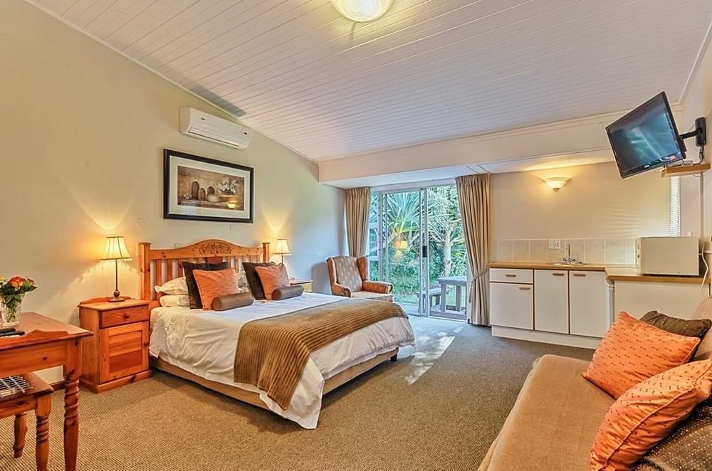Admirals Lodge Guest House And Brightways Self Catering Apartments ポート・エリザベス エクステリア 写真