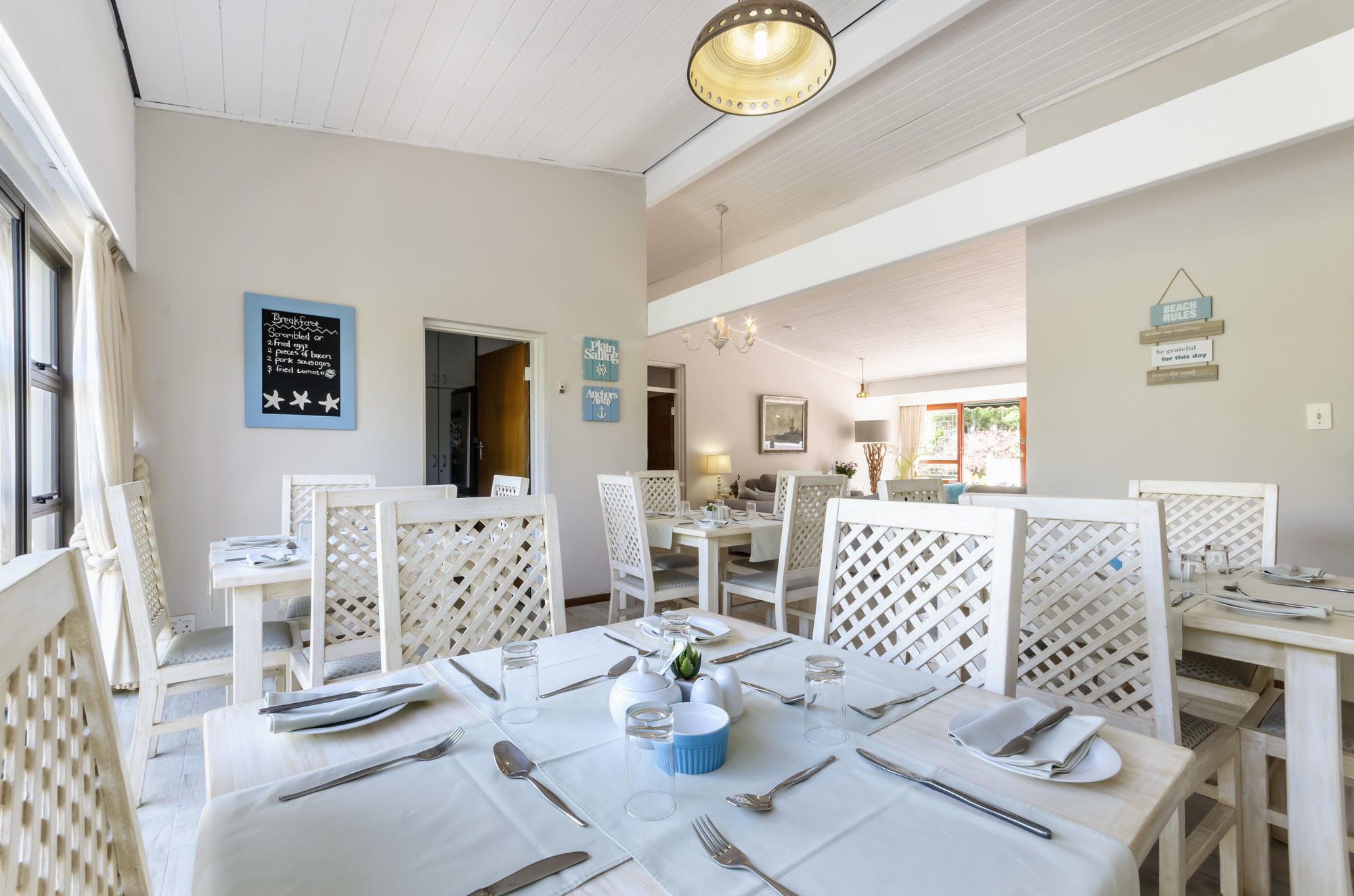 Admirals Lodge Guest House And Brightways Self Catering Apartments ポート・エリザベス エクステリア 写真