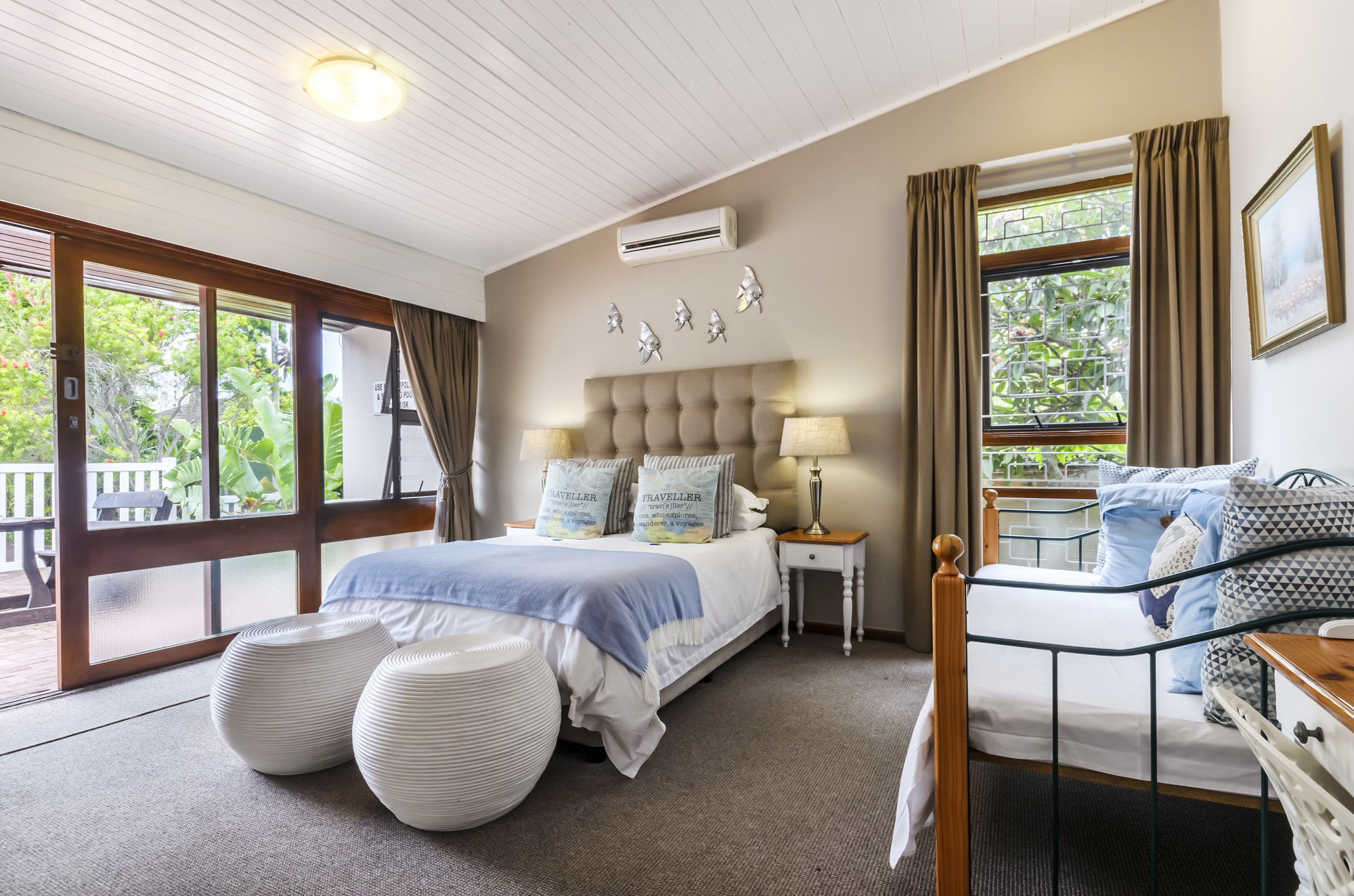 Admirals Lodge Guest House And Brightways Self Catering Apartments ポート・エリザベス エクステリア 写真